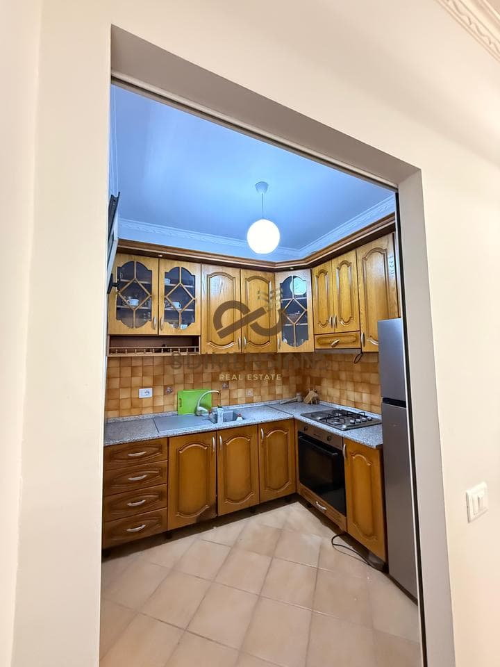 Shitet 1+1 ne Ali Dem ,prane Big Market D8141A-120 3
