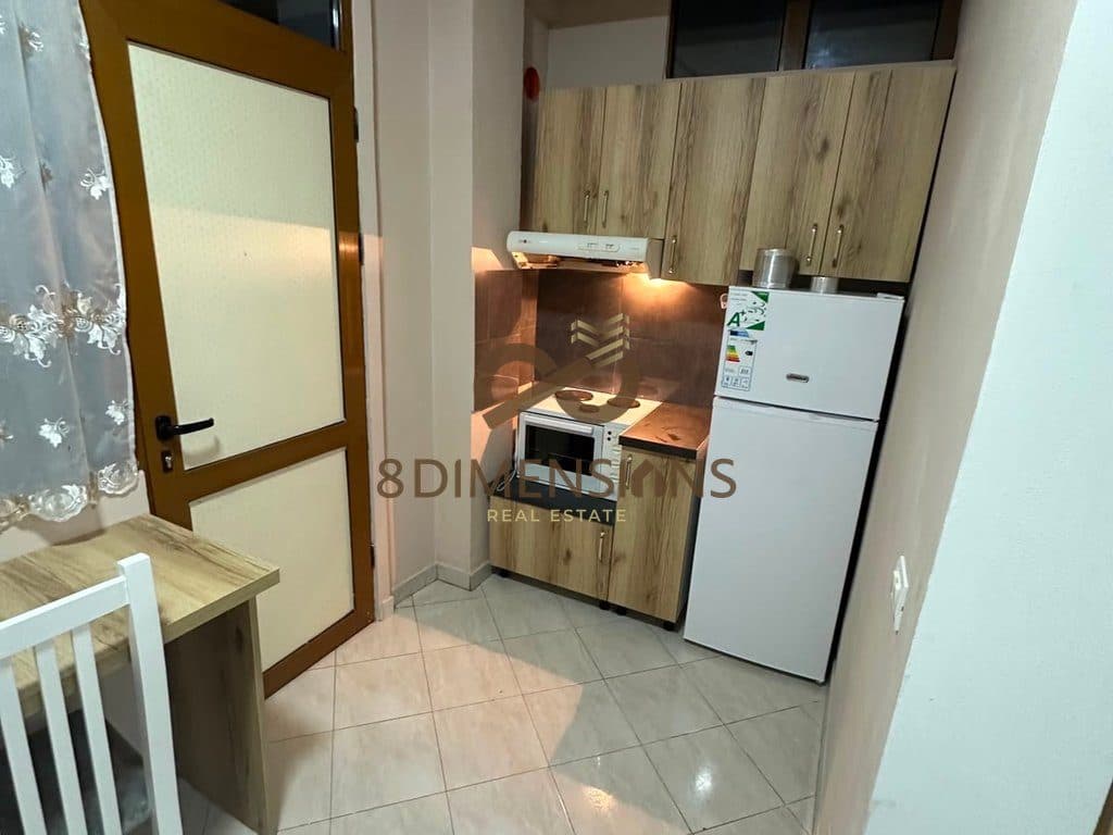 Jepet me qera Apartamemt 1+1, me siperfaqe 60 m2 ne 5 Maj, prane Shkolles Sevasti Qiriazi D8241A-263 3