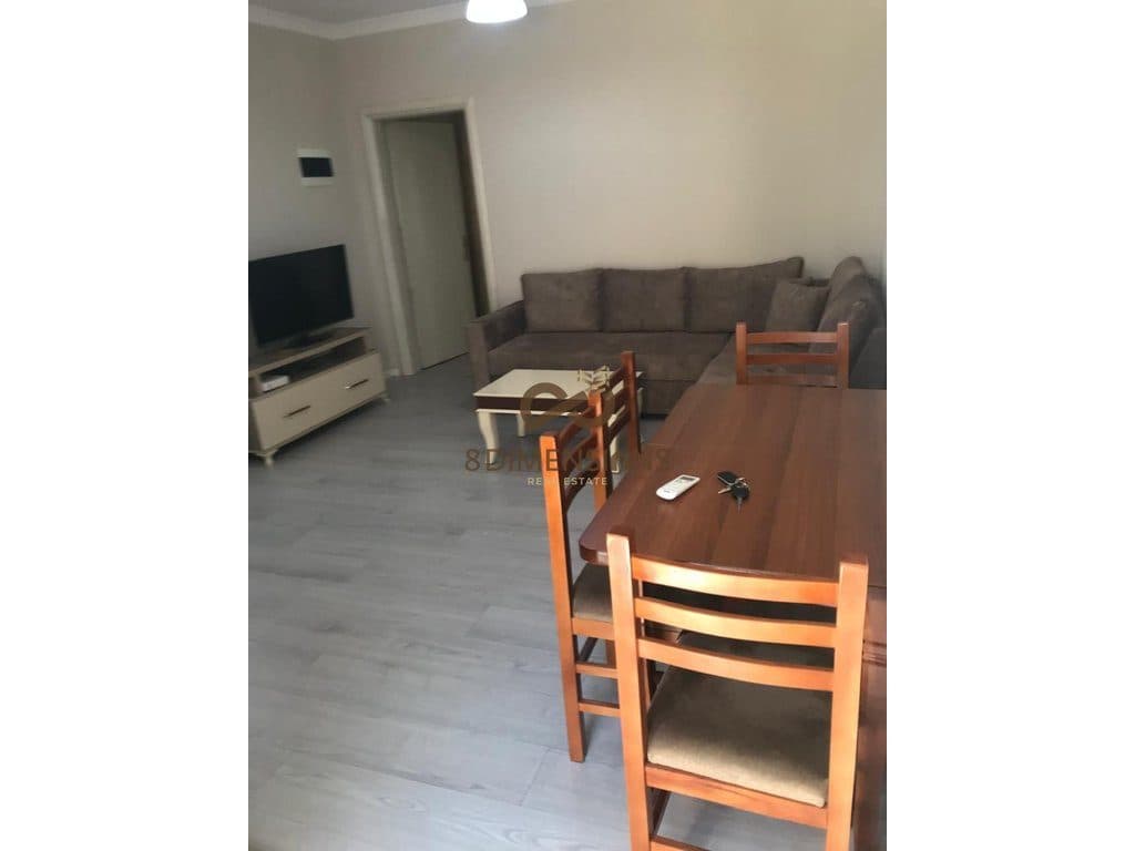 Jepet me qera apartament 1+1 ne Rrugen Todi Shkurti, prane Kompleksit Grand (D8241A-203)E.C
