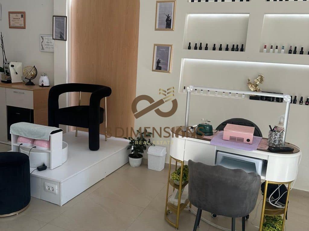 Jepet me qera , Dyqan Estetike Rruga E Kavajes prane Square 21 (D825A-32) 2