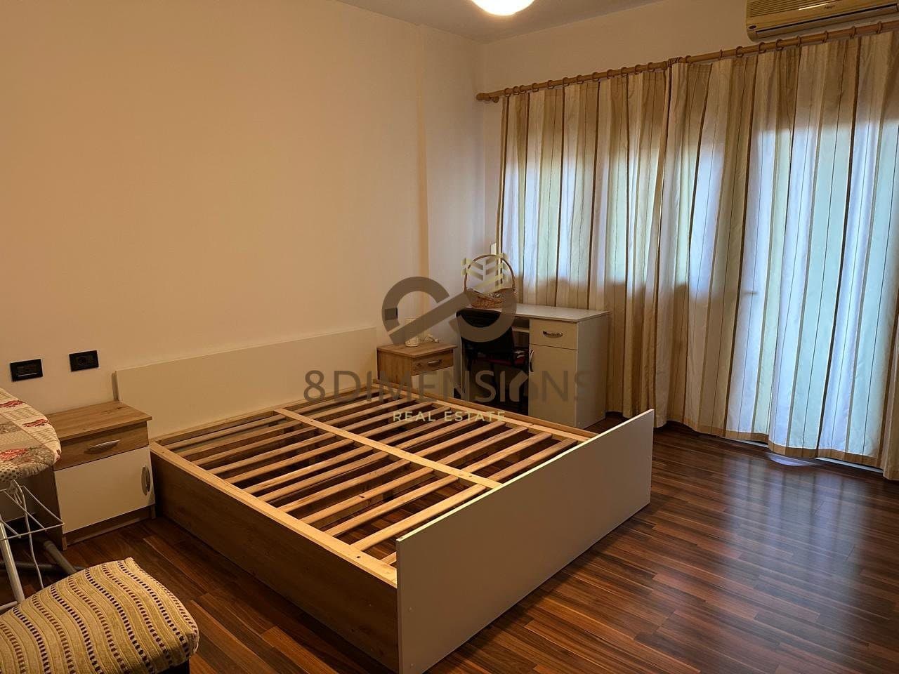 Jepet me qera Apartament 2+1 ne Rruge te Elbasanit prane Shkolles Se Mesme Gjuhet e Huaja (D8242A-95) 4