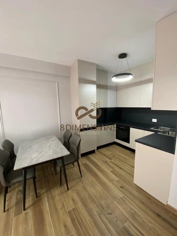 Jepet me qera Apartament 1+1 me mobilim te ri ne Kompleksin Ndregjoni prane Bulevardit te ri ne Tirane ( D8241A-150) 3