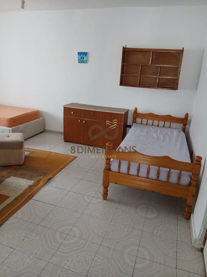 Jepet me qera apartament 1+1 pranë Shkollës “Vasil Shanto” në Tiranë (ID D8241Z-65) 4