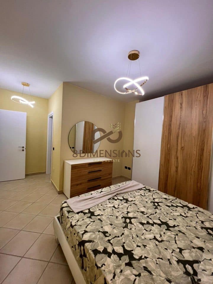 Jepet me qera Apartament 2+1 Te Pazari I Ri ne Rrugen Qemal Stafa (D8242A-140) 3