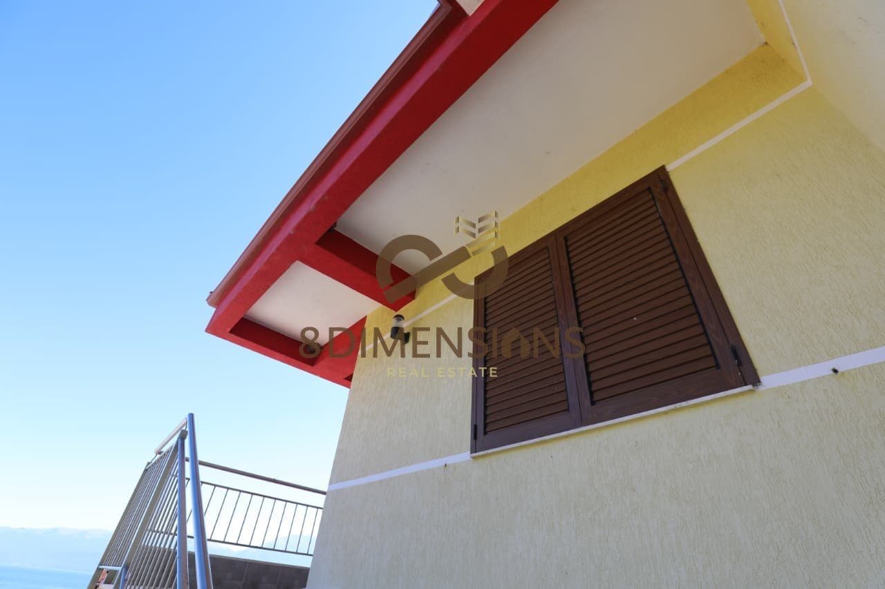 OKAZION!!! Shitet Hotel 2 kate ne Pogradec, prane Bar Restorant Victoria 250,000 EUR D813A-1 4
