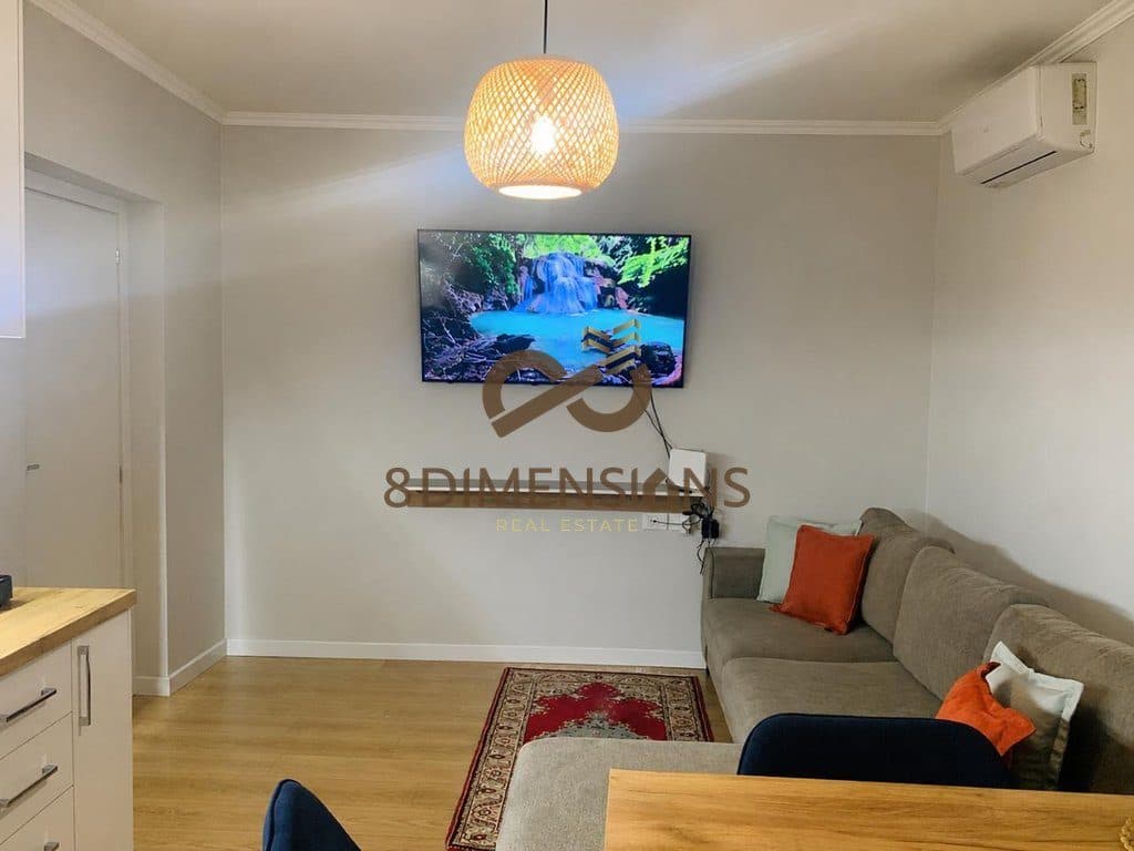 Shitet 2+1 BUZE RRUGE,Apartament ose Biznes - Harry Fultz D8141Z-31