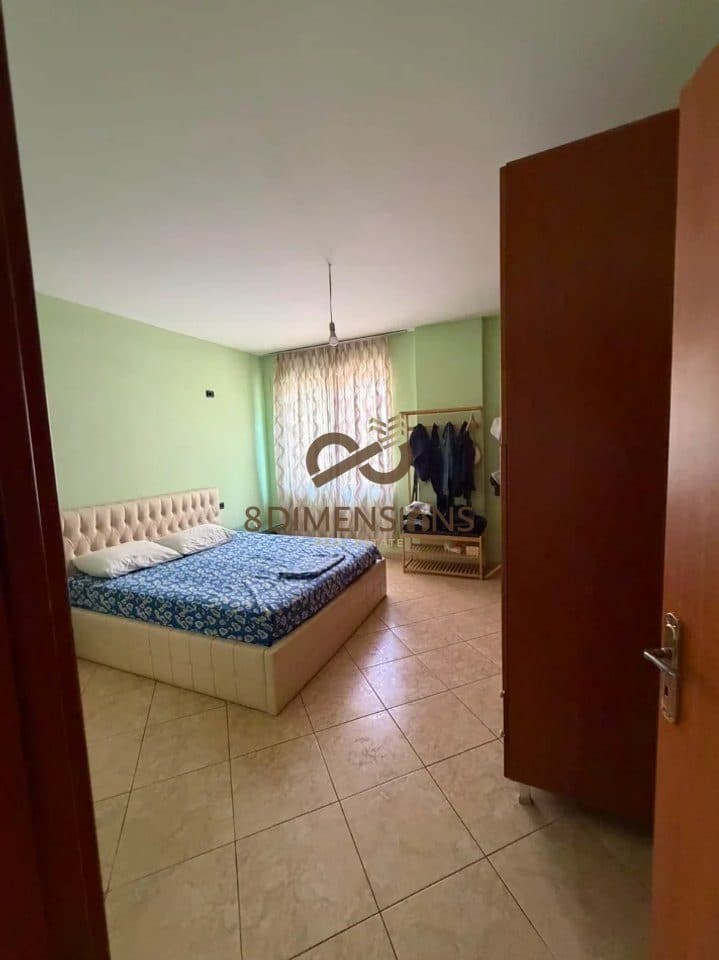 Shiten 2 apartamente tipologji 1+1, të cilat ndodhen në të njëjtën certifikatë pronësie me sipërfaqe totale 90 m²
D8141Z-7 2