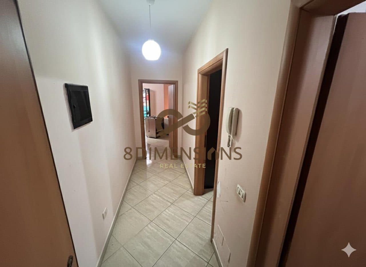 Apartament 1+1 +Verande ne shitje tek Komuna e Parisit, Prane Rrethrrotullimit 3