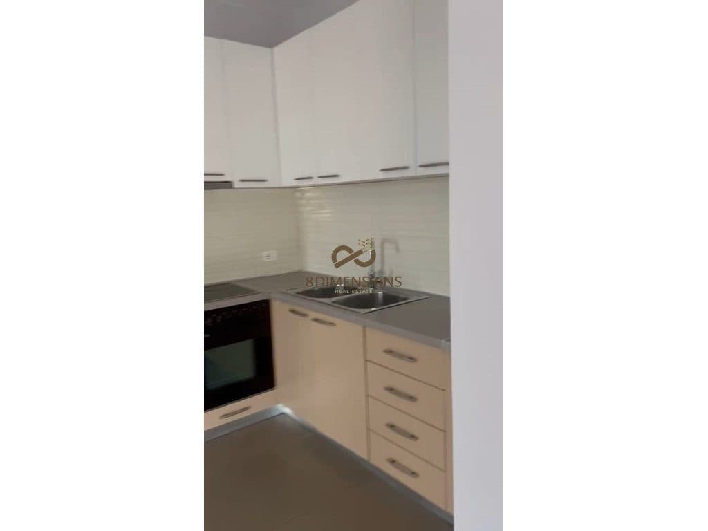 Apartament 2+1 + Ballkon me qera prane Spitalit Amerikan 3