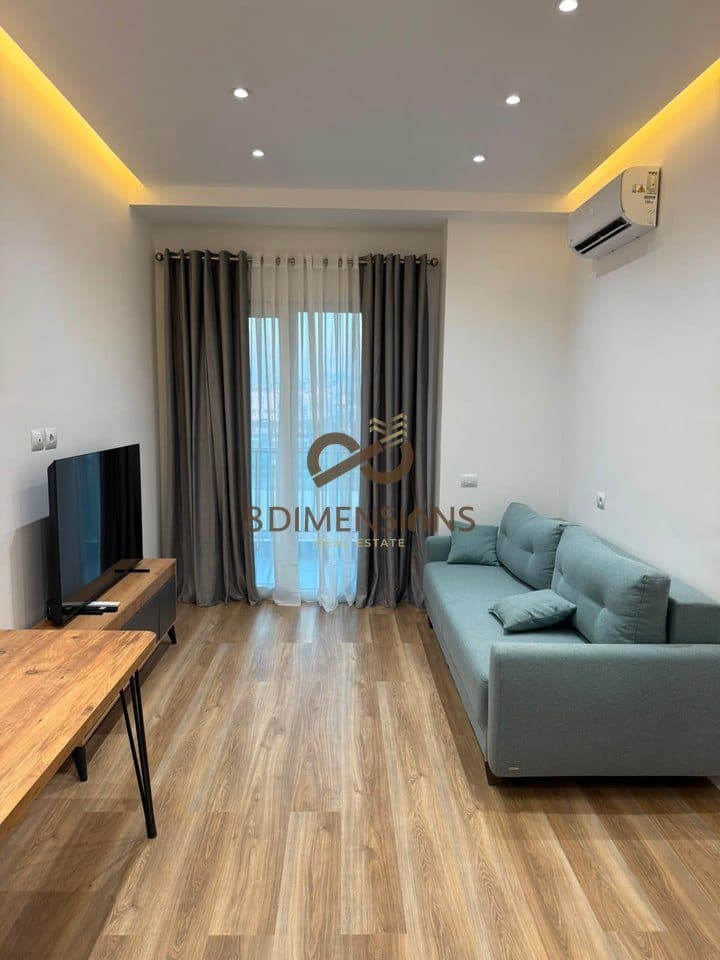 Jepet me qera apartament 1+1 tek Pallati me Shigjeta prane Kompleksit Golden Park 3 2