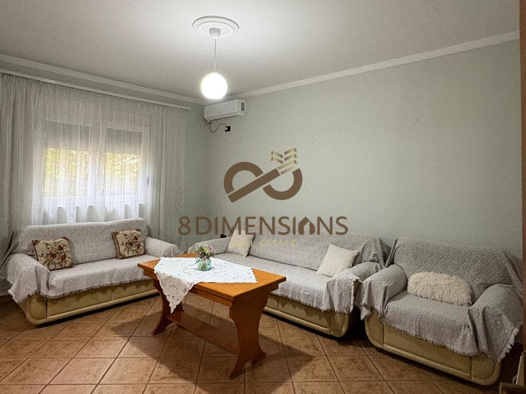 Jepet me qera Apartament 1+1 afer shkolles Zoja e Keshillit te Mire D8241Z-19