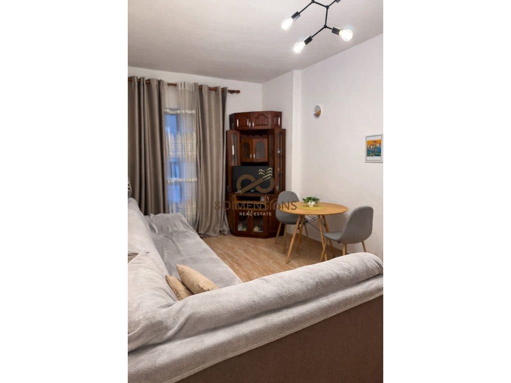 Apartament 1+1 +Ballkon me qera ne Rrugen Besim Alla, prane Pallateve Cabej - Tirane (ID D8241A-26)
