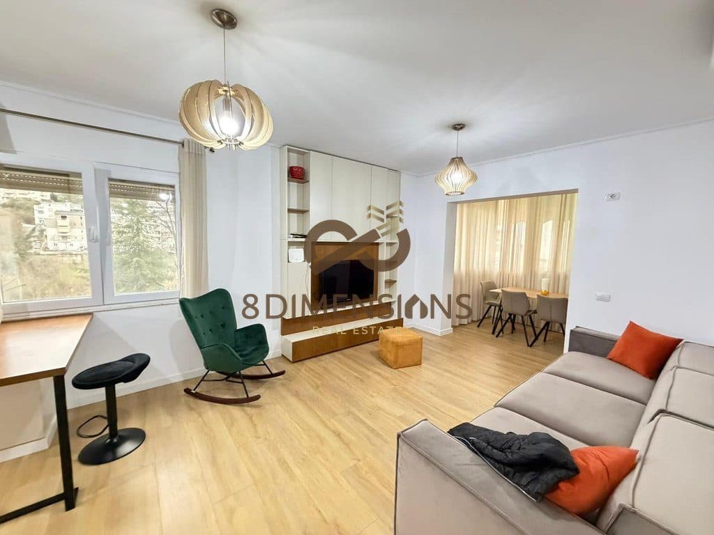 Apartament 2+1 +2 +Ballkon +Post Parkimi ne shitje ne Ali Dem, Ne nje nder pallatet me cilesore te zones - Tirane (D8142A36)
