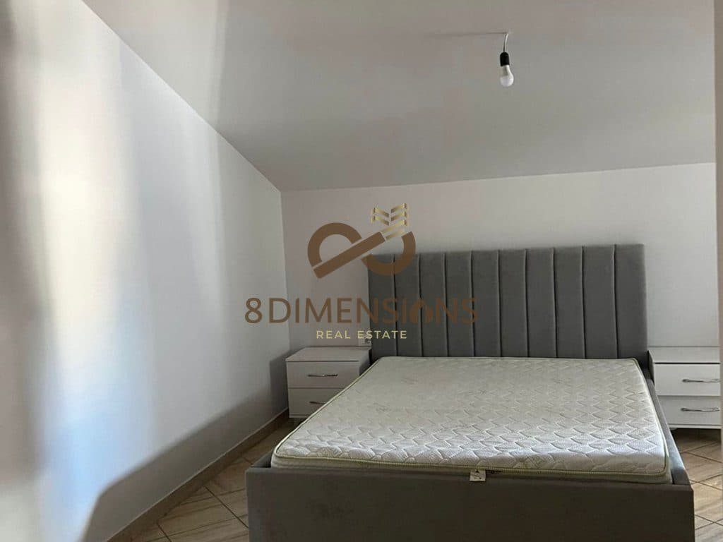 Jepet me qera kati I trete I nje vile private , ne rrugen Besim Cera tek Liqeni i Paskuqanit D8242A-51 2