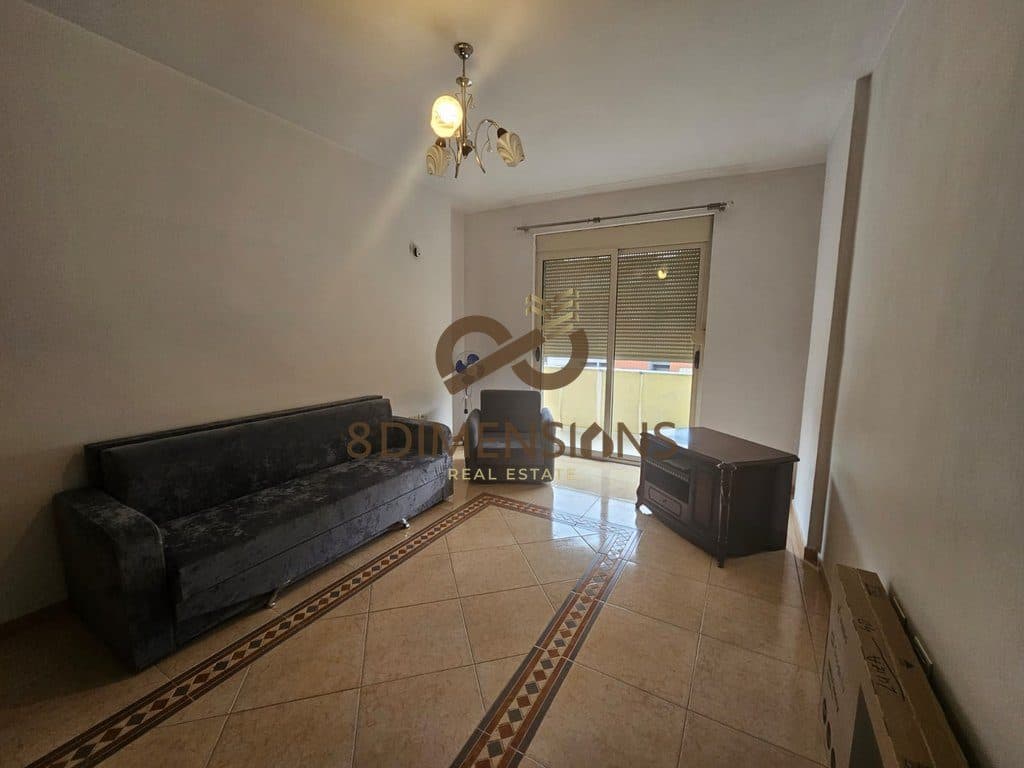Jepet me qera Apartament 2+1 prane Hotel Marinaj ne Rrugen Teodor Keko (D8242A-109)
