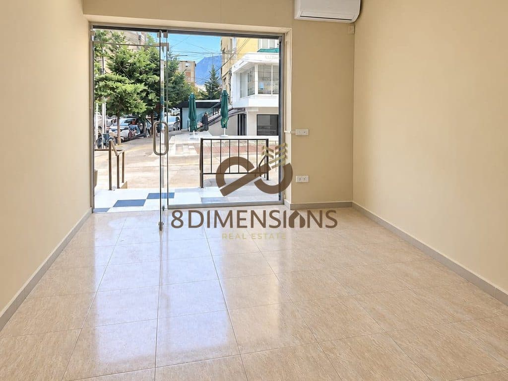 AMBJENTE KOMERCIALE NE PORCELAN (ID D825A-55 )