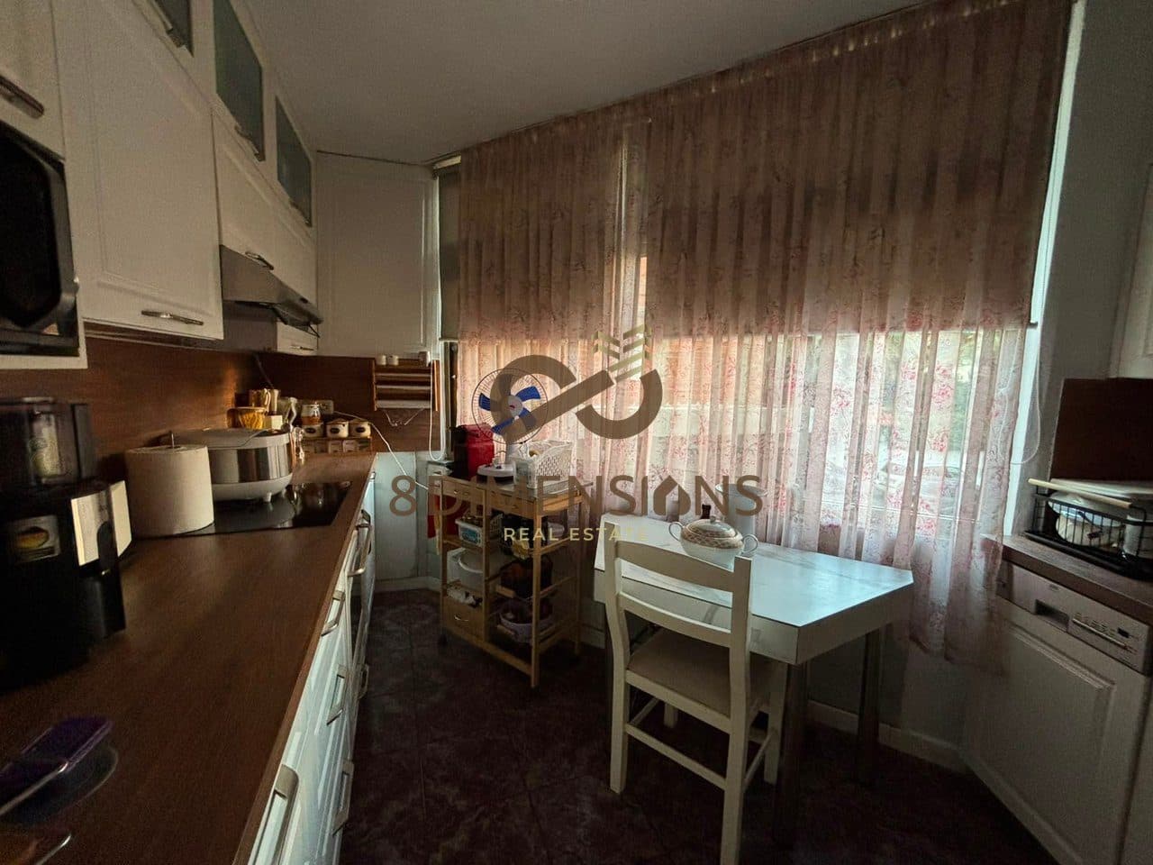 Shitet Apartament 3+1+2, tek Stadiumi Dinamo (D8143Z-7) 4
