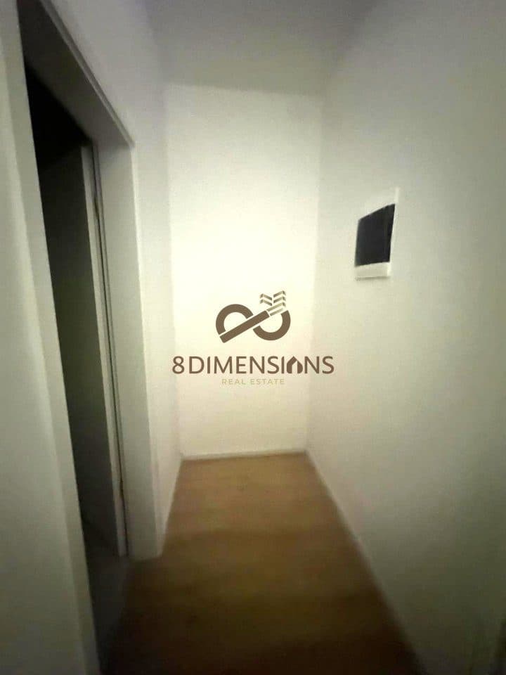 Jepet me qera Apartament 1+1 me kuzhine me vete ne Bllok prane Kafe Roma (D8241Z-39) 2