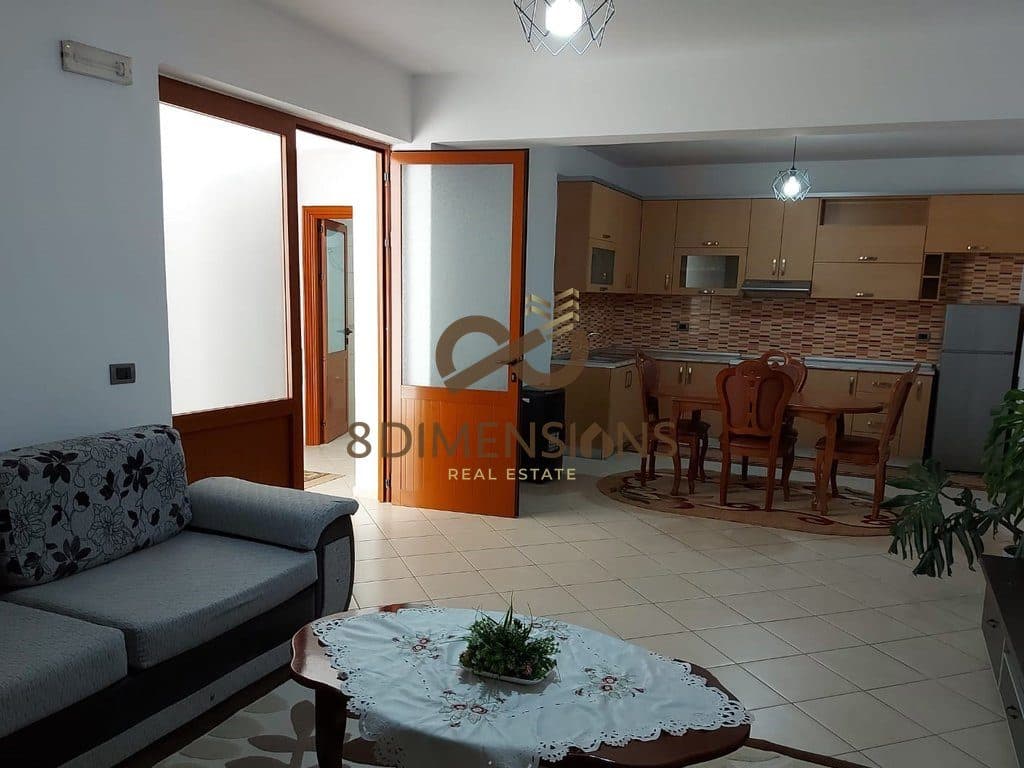 Jepet me qera shtepi 2+1 ne katin e pare te nje vile tek Bulevardi Zogu I (ID D8242A-231) 4