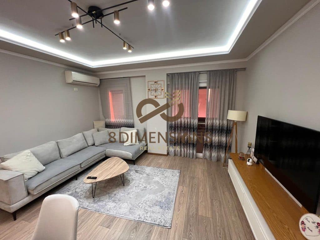 Jepet me qera Apartament 2+1+2+ Ballkon ne zonen e Don Boskos prane Kompleksit Vizion Plus (D8242A-88)