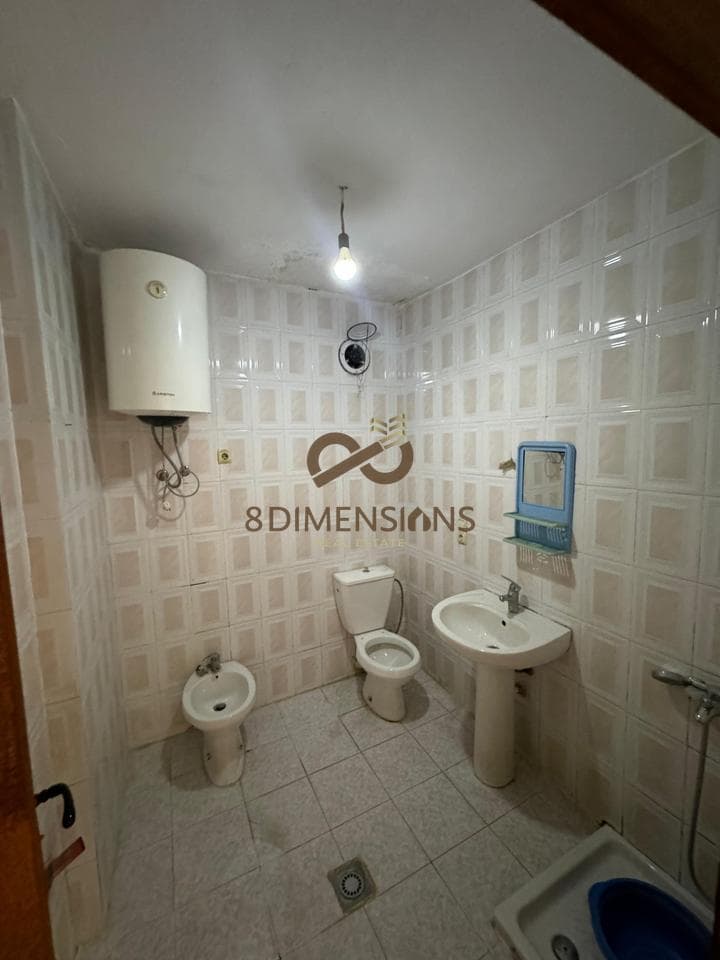 Jepet me qira Kapanon + Zyra ne zonen e Prushit, prane "Primavera" ne (ID D822A-7) 4