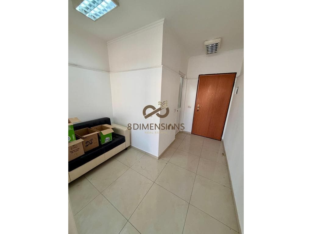 Jepet me qera Duplex 1+1 tek Pallati me Shigjeta, prane kompleksit Golden Park 3 D8241A-169 1