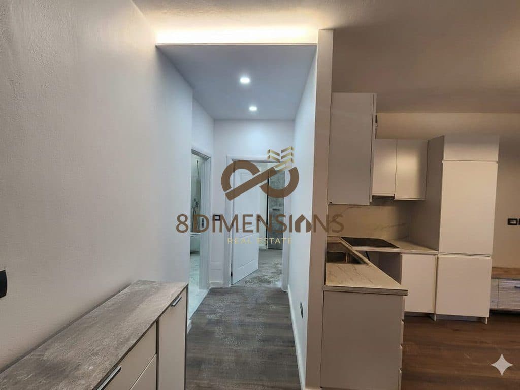 Apartament 1+1 +Verande ne shitje tek Komuna e Parisit, Prane Rrethrrotullimit