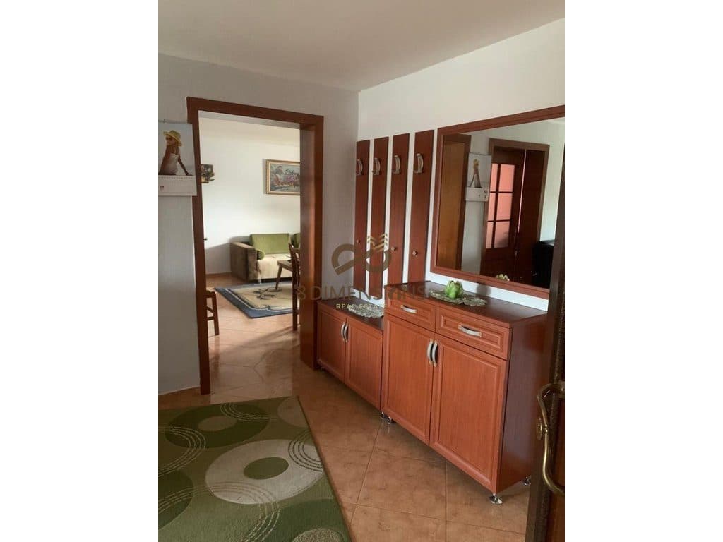 Shitet Apartament 3+1+2 tek Pazari i Ri, prane Shkolles Teknike Ekonomike Tirane (D8143Z-6) 1