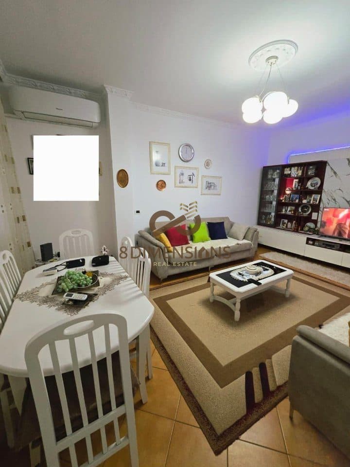 Shitet Apartament 2+1+2 ne 5 Maj prane Concord Center D8142A-115 4