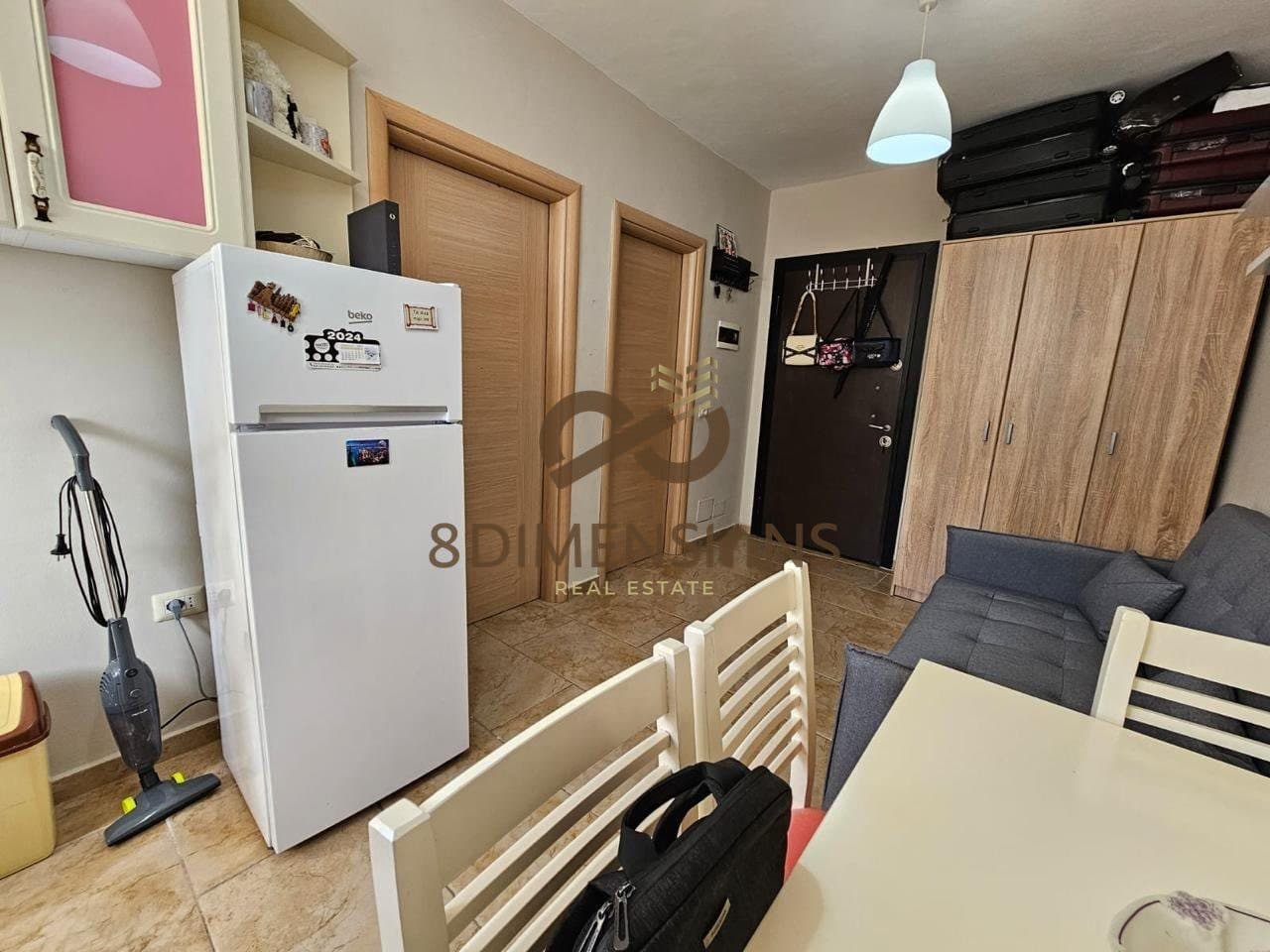 Jepet me qera Duplex 1+1 tek Pallati me Shigjeta, prane kompleksit Golden Park 3 D8241A-169 4