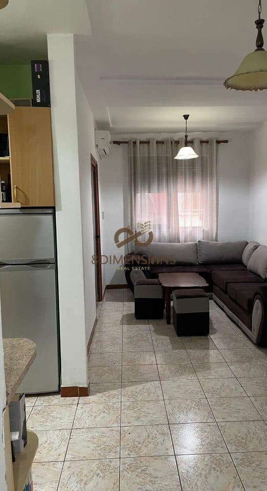 Mundesi e arte investimi ne Farke – Toke afer me restorant Veranda e Tirones D817Z-13 2