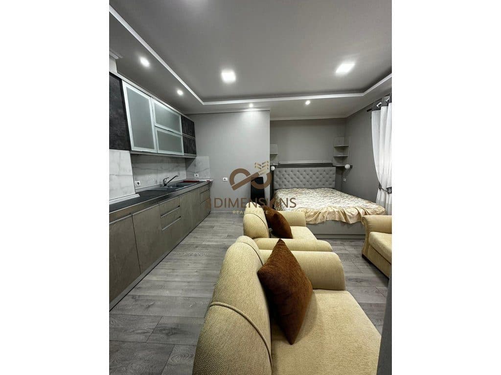 Jepet me qera Garzoniere prane Casa Italia (D821A-8)