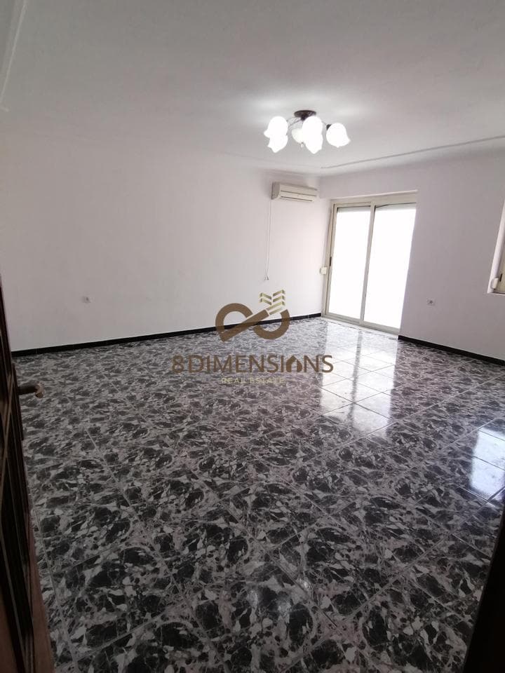Apartament 2+1 +2 Ballkone me qera tek Komuna e Parisit, Prane Kompleksit Kika I (ID D8242A-136) 2