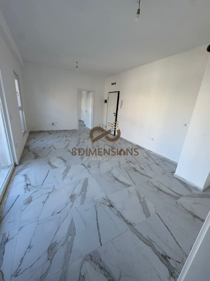 Jepet me qera Ambjent Zyre , ne Laprake te Kompleks Aura (D828A-29) 4