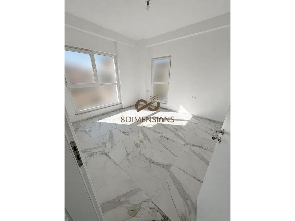 Jepet me qera Ambjent Zyre , ne Laprake te Kompleks Aura (D828A-30)
