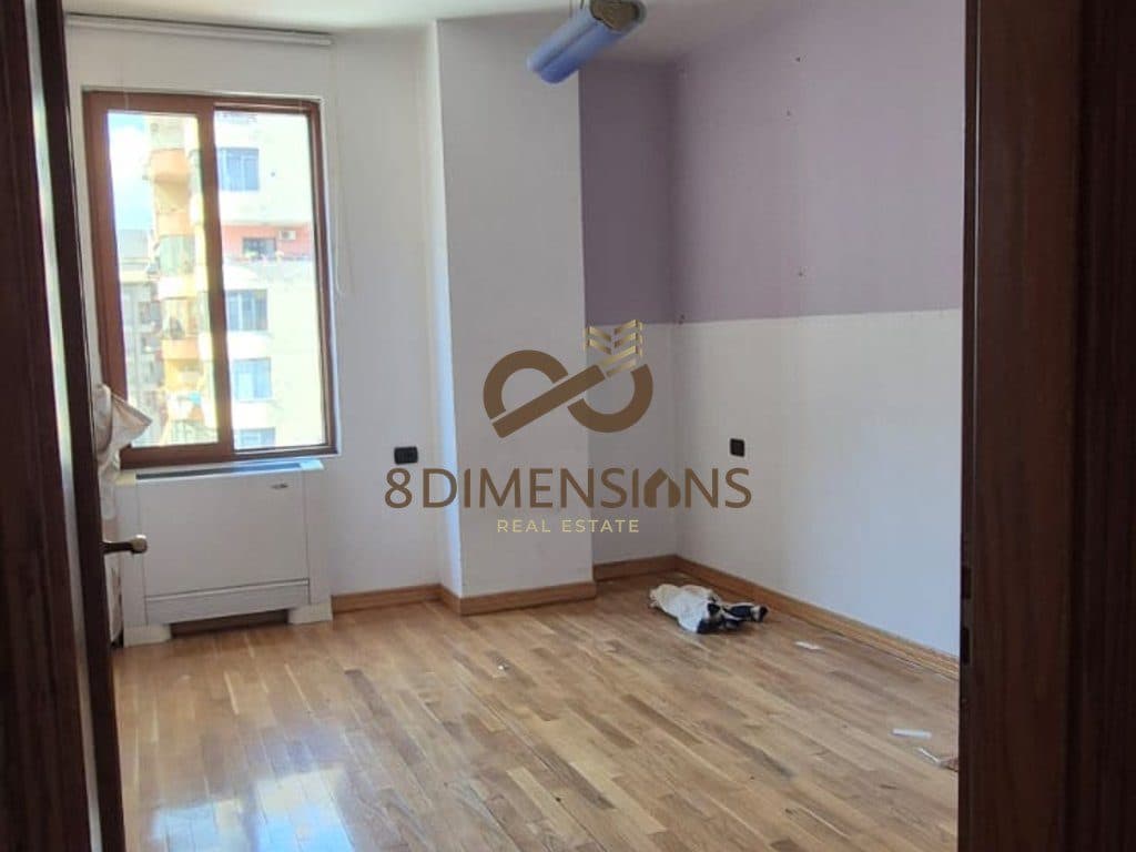Shitet apartament me 2+1 me hipotek te rregullt tek 21 Dhjetori prane Mondial Hotel ne Tirane (ID D8142A-160 )