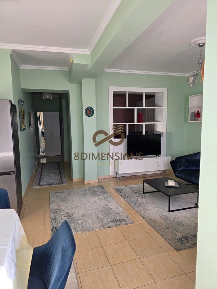 Jepet me qera Apartament 2+1+2 ne Ali Dem, tek Rruga Petro Nini Luarasi D8242Z-23 3