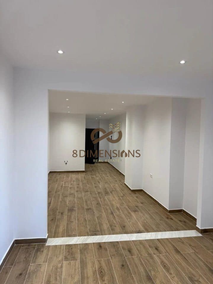 Jepet me qera Ambient biznesi te Stacioni Trenit (D828A-27) 2