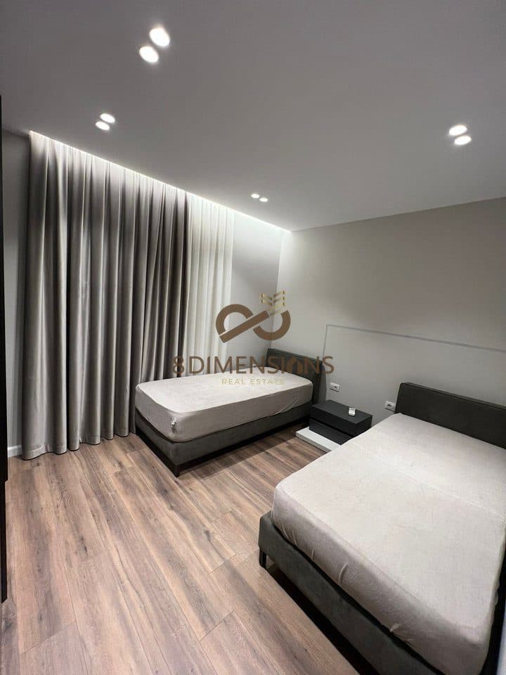 Jepet me qera Apartament 2+1 tek is Fusha Aviacionit ( D8242A-38) 4