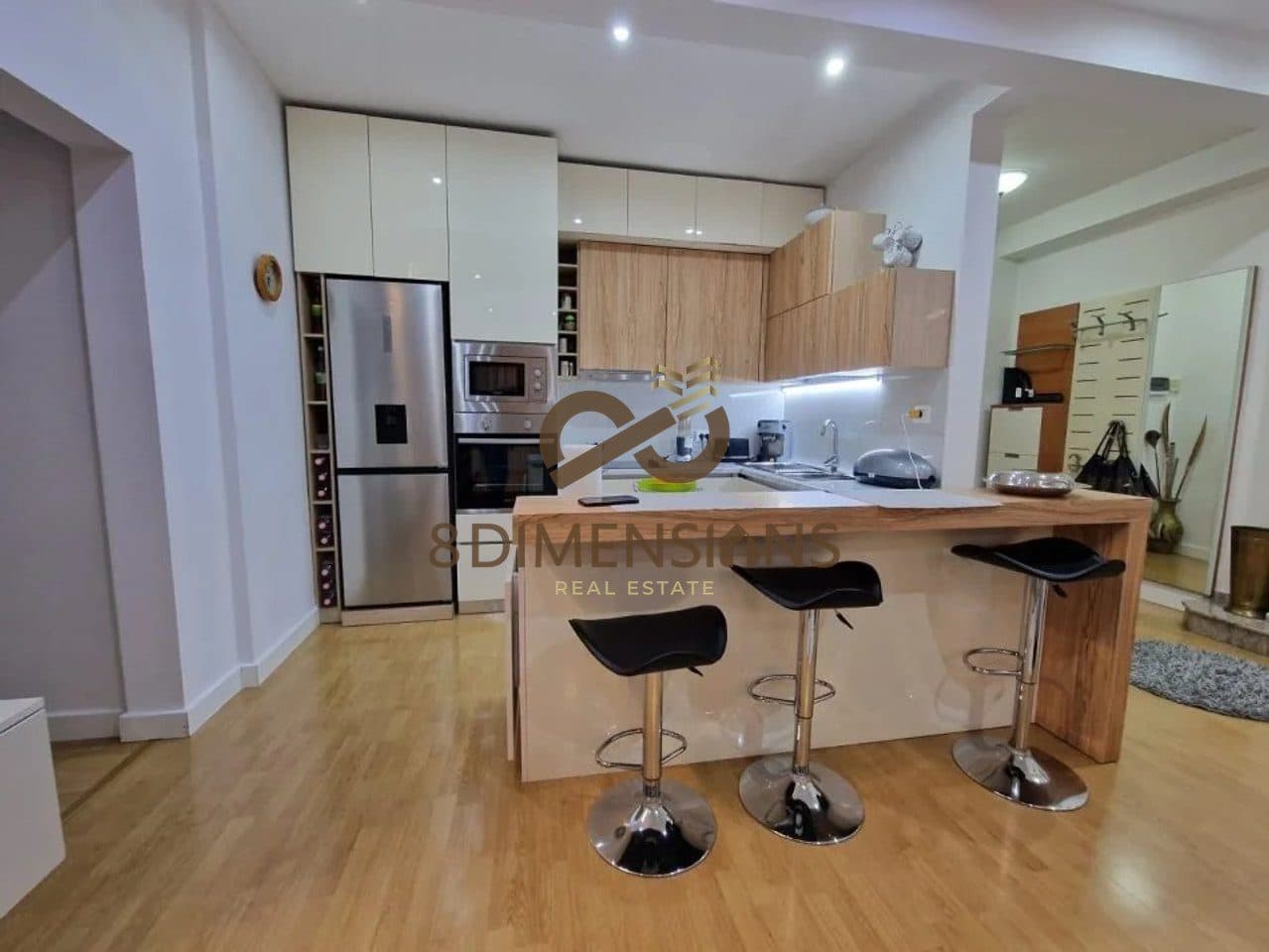 Shitet Apartament 3+1+2 ne Rruga Fortuzi,prane Hotel Comfort (D8143A-26) 3