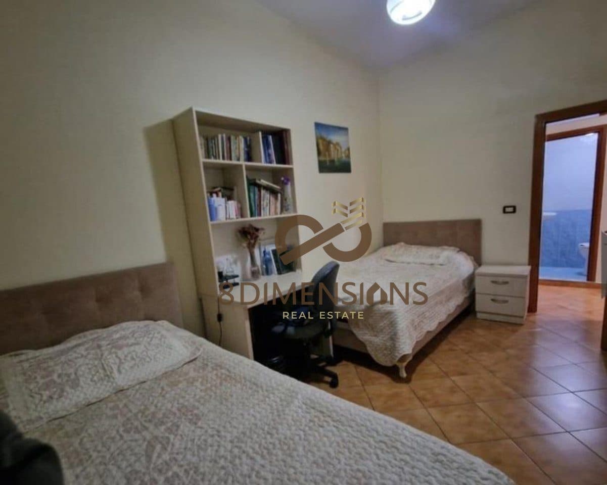 JEPET APARTAMENT 2+1+2 ME QERA PRANE SHALLVAREVE 3