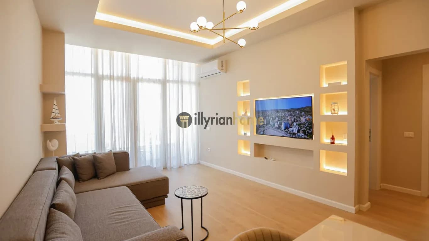 SHITET | APARTAMENT 2+1 ME PAMJE PANORAMIKE TË DETIT | PËRBALLË HOTEL BRITANIA, VLORË 3