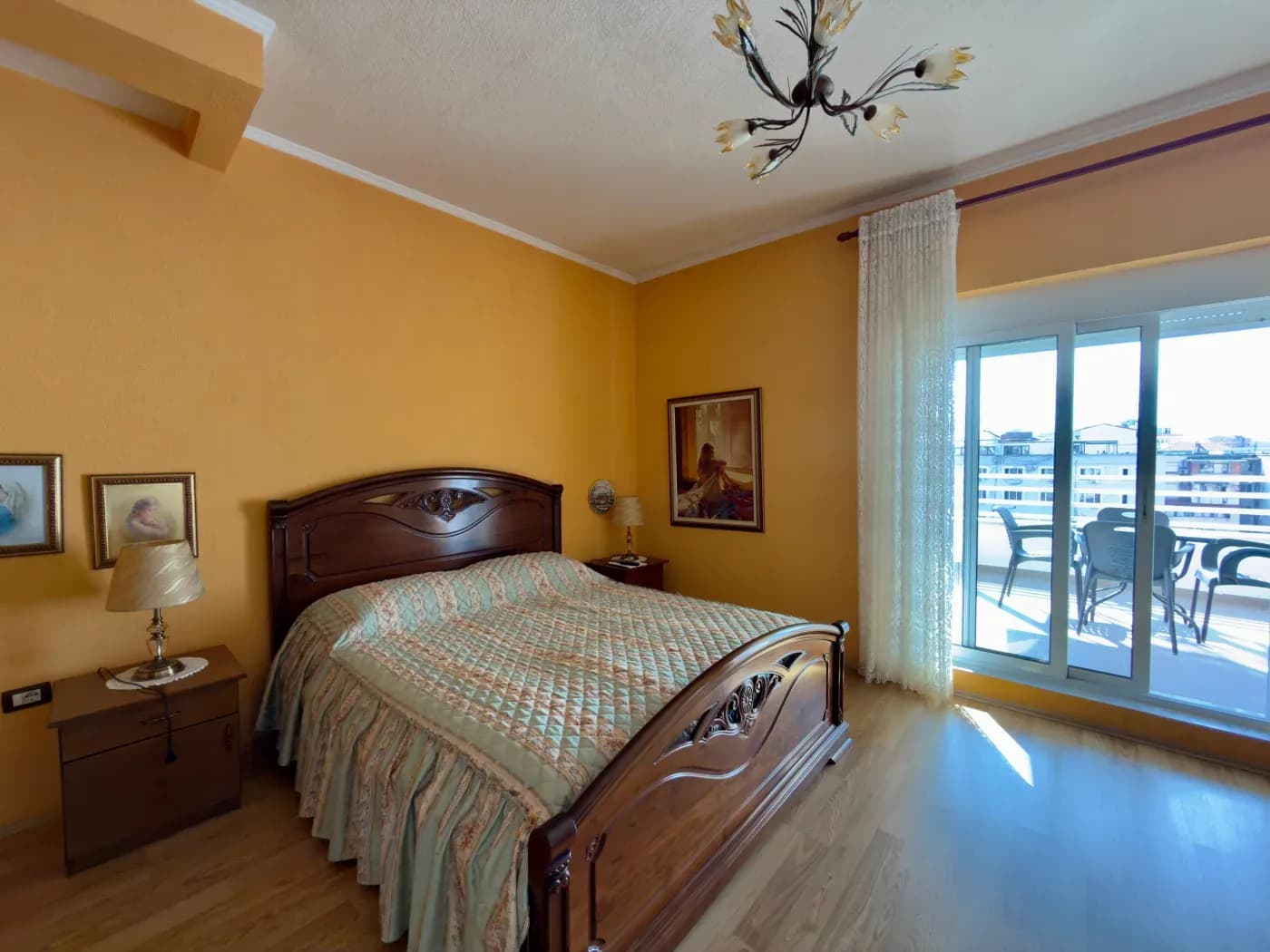 Shitet apartament Ekskluziv 3+1 me Verandë Panoramike | Bulevardi Europa, Pogradec 2