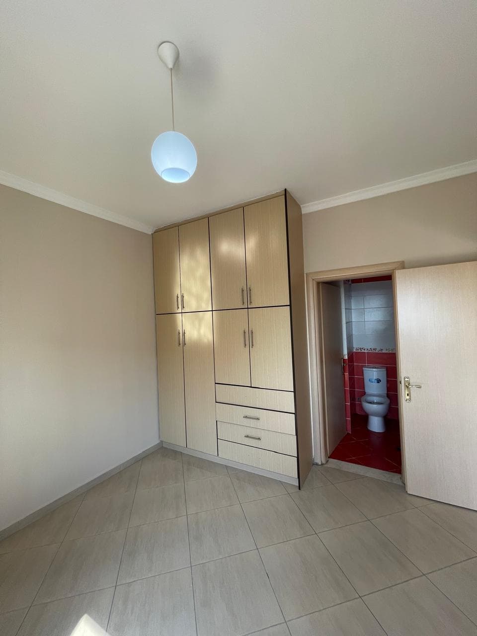 Shitet, Apartament 2+1+2 Tualete, pranë stadiumit ”Loni Papuciu”,Fier. 3
