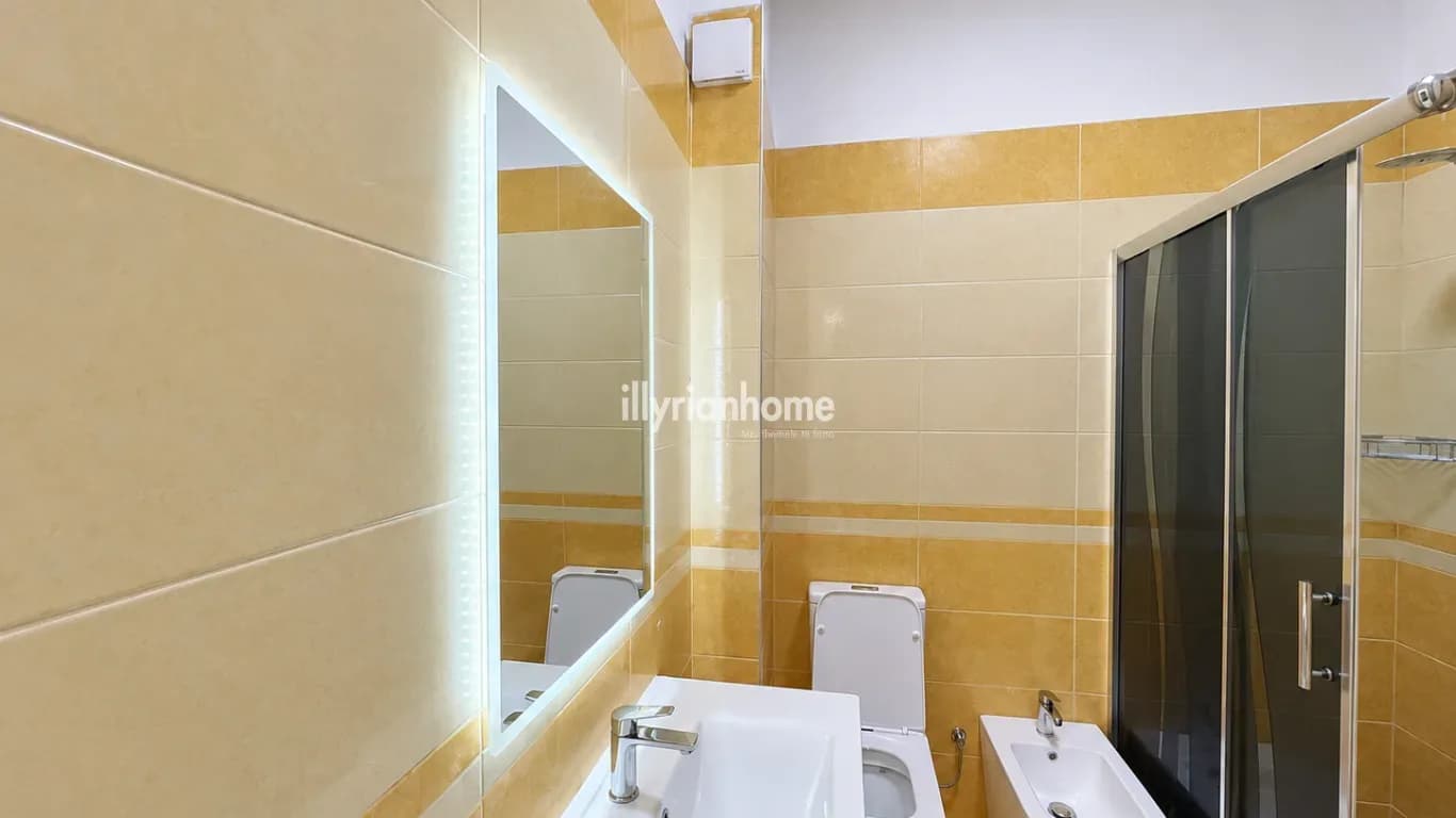 JEPET ME QIRA | APARTAMENT 2+1 + GARAZH | PRANË XHAMISË SË SELITËS- I Restauruar dhe i Mobiluar 3