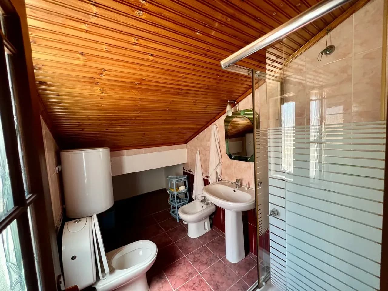 Qira, Papafingo 3+1+Verandë , ”Pazari i Ri”, Tiranë. 4