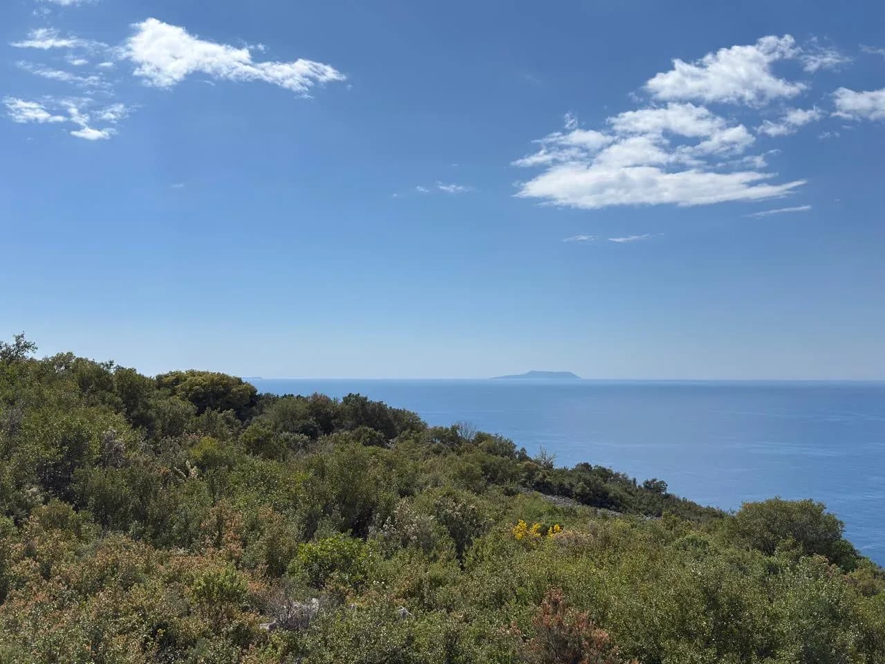 Shitet, Tokë me pamje nga deti "Gjipe" - Vlorë 3