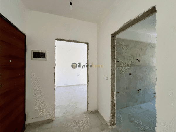 Shitet, Apartament 1+1 “Laprakë”,Tiranë. 4