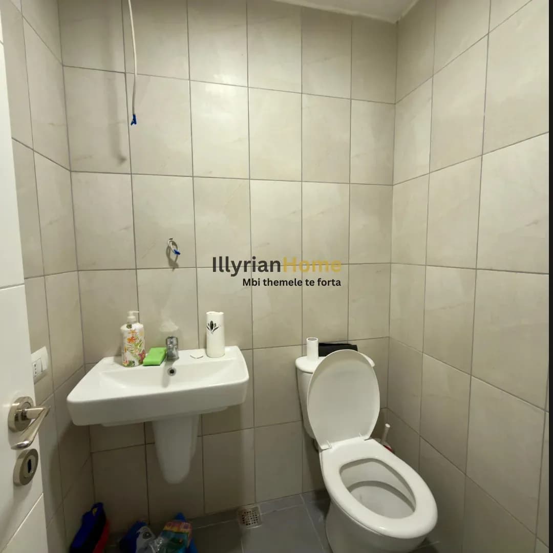 EKSKLUZIVE | JEPET ME QIRA AMBIENT MODERN ME FASADË XHAMI – PARKU 21 DHJETORI 3