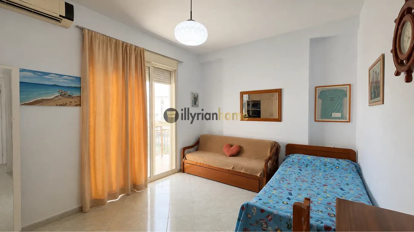 EKSKLUZIVE PËR SHITJE | APARTAMENT 2+1+2 – RRUGA “4 DËSHMORËT ”, TIRANË 2